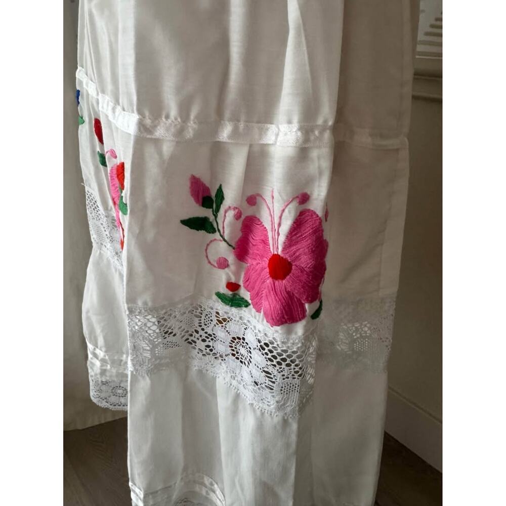 Traditional Women’s Small Peasant Campesina Mexican Fiesta Dress - Picture 5 of 6